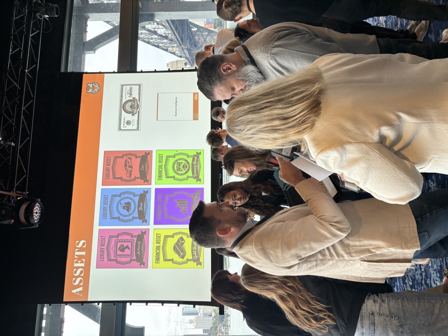 Leaders negotiating in front of the Lion Cage assets screen